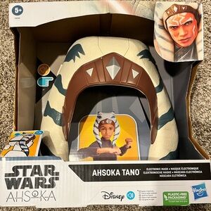 Hasbro Ahsoka Tano Mask with Brown and Cream Design